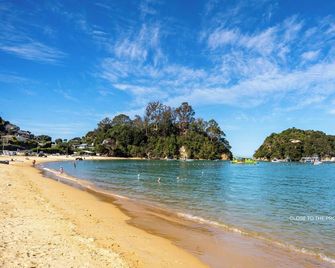 Stunning Beach & Forest 360 Views - close to the beach and mountain bike park! - Kaiteriteri - Playa
