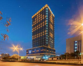 Echarm Hotel Yichang East Railway Station - Yichang - Gebäude