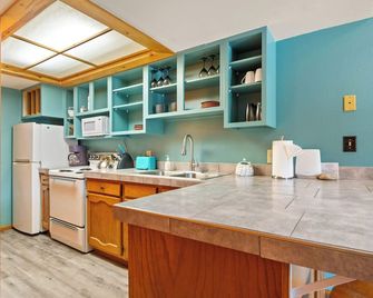 Adventure Haven Near Downtown - Rose Tree 3 - Moab - Cocina