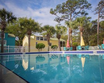 Navarre Beach Camping Resort - Navarre - Pool