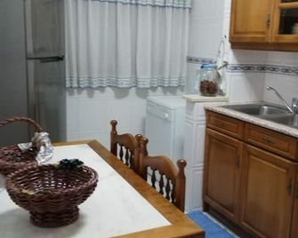 2 bedroom apartment for holidays in praia da vieira - Vieira de Leiria - Kitchen