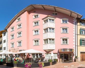 Hotel Goldener Adler - Chiusa/Klausen - Building