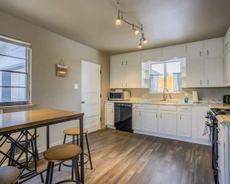 4BR w Grill near Olympic Training Cntr in Colorado - Colorado Springs - Küche