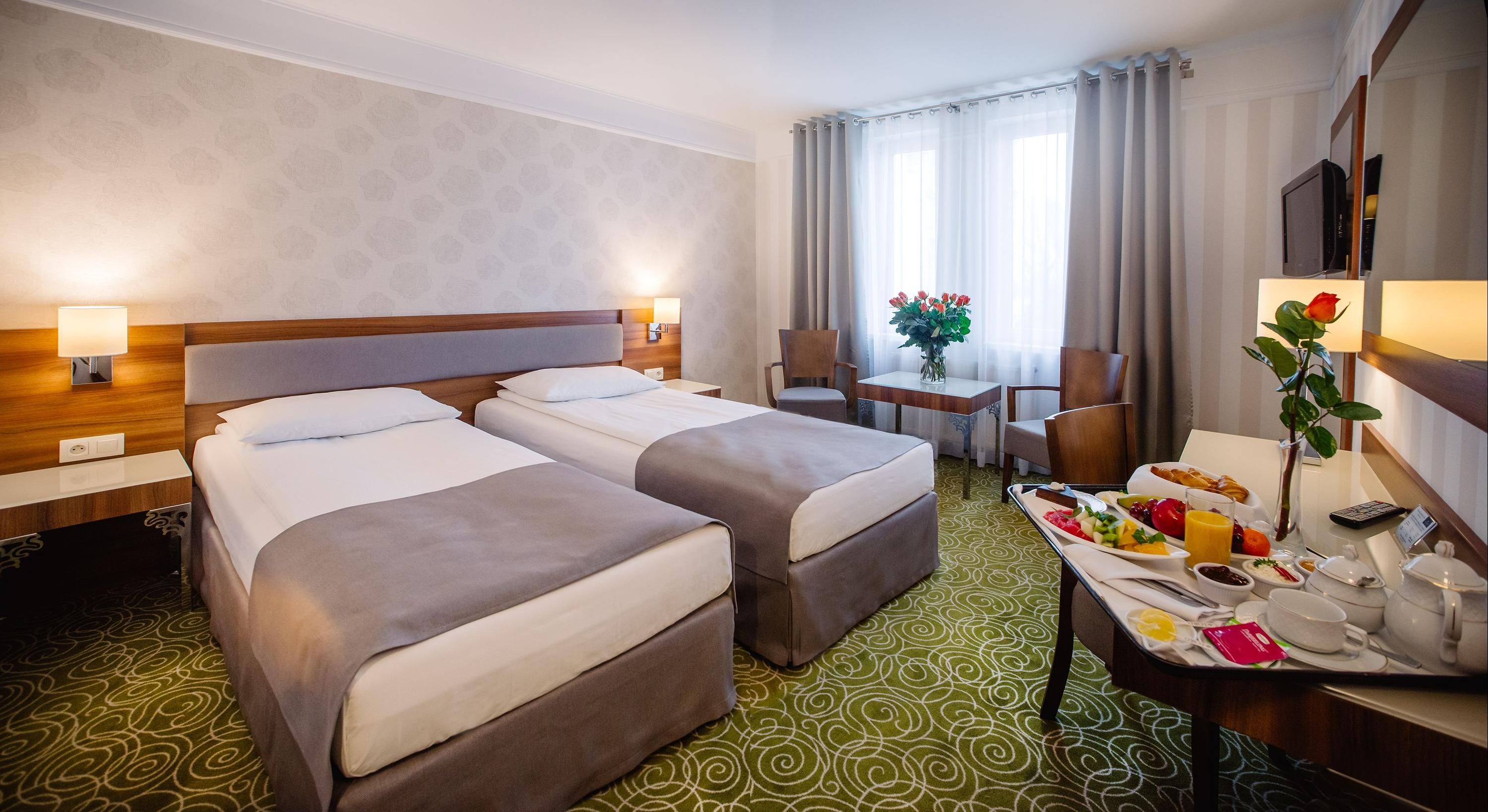 Hotel Lord - Warsaw Airport - ורשה - חדר שינה