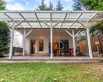 Ferienhaus mit Terrasse und Kaminofen in Parchim - Parchim - Innenhof