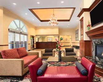 Homewood Suites by Hilton Edgewater-NYC Area - Edgewater - Area lounge