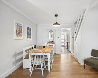 Charming Terrace Cottage with Beautiful Garden - Pass the Keys - Thame - Sala pranzo