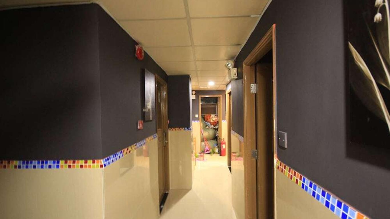 Pandora After 80s Hostel