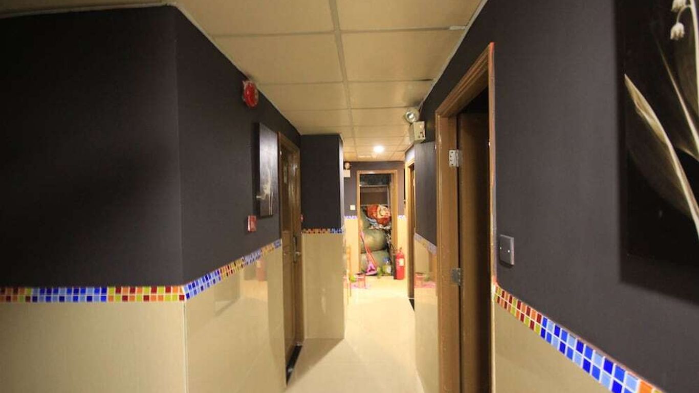 Pandora After 80s Hostel