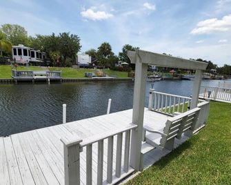 Waterfront Rv Campsite at River Ranch! Full Hookup 430 - River Ranch - Outdoors view