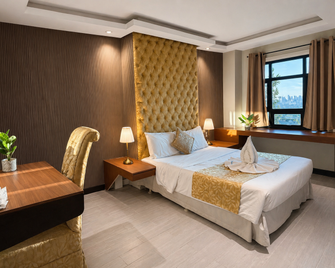 Seven Suites Hotel Antipolo - Antipolo - Habitación