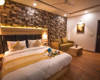 Kadamb Spritual stay - Vrindavan - Bedroom