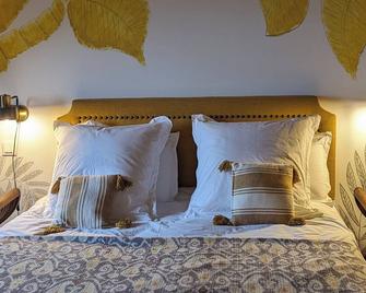 Ferme du Poirier - Pool & Spa - Сальбрі - Спальня