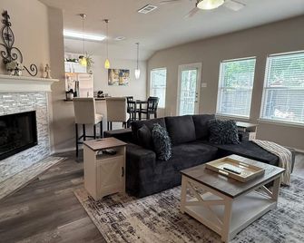 Rustic-Chic Mansfield Matchday Retreat - Mansfield