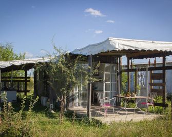 Uy - Romántica Cabaña En Entorno Natural Único - Mercedes - Edificio