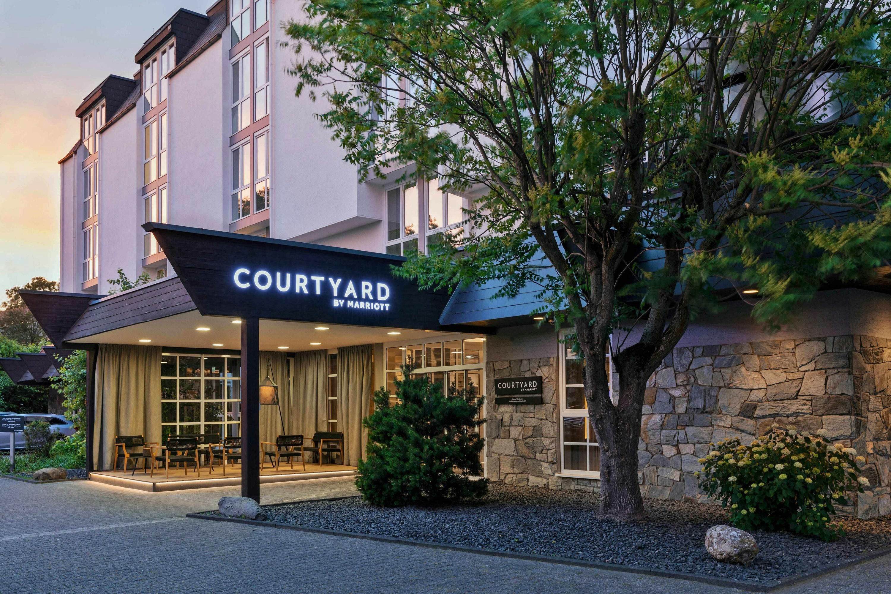 Courtyard by Marriott Wiesbaden-Nordenstadt - Wiesbaden - Building