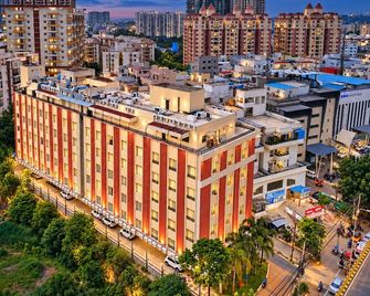 The Altruist Hitech Hotel - Hyderabad - Building