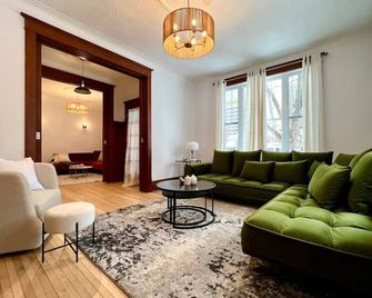 Unforgettable Stay in Quebec City - كويبيك ستي - غرفة معيشة