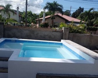 Insight Studio at Csompo Silver Manor - Tower Isle - Pool