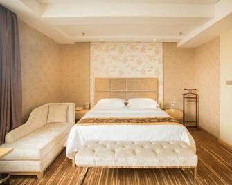 Banwan Hotel - Enshi - Bedroom