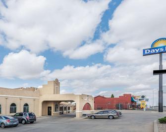 Days Inn by Wyndham Pueblo - Pueblo - Edificio
