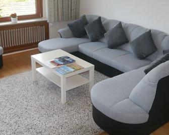 Vulkaneifel-Ferienwohnungen am Felsenpfad - Gerolstein - Wohnzimmer