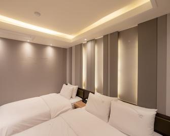 Hotel Lin - Busan - Bedroom