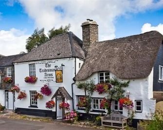 The Tradesman's Arms - Kingsbridge - Building