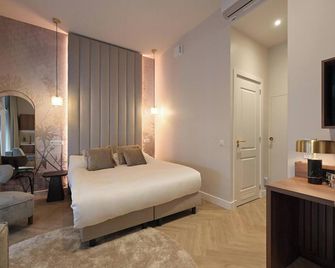Novallure Downtown - Short Stay Apartments - The Hague - Bedroom