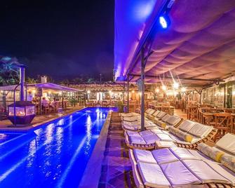 Hotel Villa Lobos Spa Romantik - Extrema - Piscina