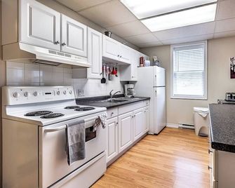 A-Large loft-like downtown apartment A - Sault Sainte Marie - Cucina