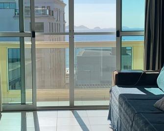 Two Rooms Being A Suite. Accommodates At Least 8 People Not Smoking! - Arraial do Cabo - Balcón