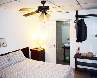 Orison Hostels Managua - Managua - Habitación