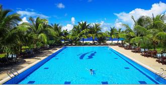 瑚湖爾島酒店 - 胡胡爾 - 馬累 - 游泳池