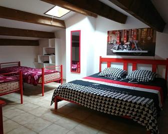 House with backyard 300 m from Lake Sainte-Croix - Les Salles-sur-Verdon - Chambre