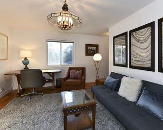 Carriage House On Coombs - Charming Victorian Back Unit - Downtown - Renovated - Napa - Sala de estar