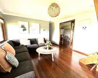 Byron Bay Hinterland - Rosebank View - Clunes - Sala de estar