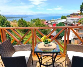 Tasteful cabin tucked away in Puerto Montt - Puerto Montt - Balkon