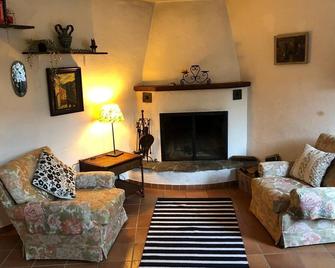Come stay in our Little Nest - Brissago - Wohnzimmer