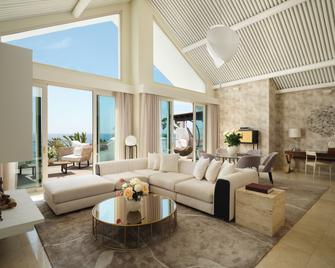 Puente Romano Beach Resort - Marbella - Living room
