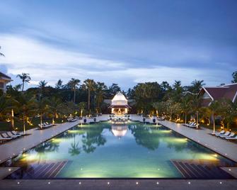 Raffles Grand Hotel d'Angkor - Siem Reap - Piscina