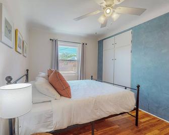 Adobe Home, 2bd/1ba, Garage, Dog - אלבקורקי - חדר שינה