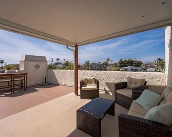 The Pineapple Suite, Whitewater Views steps to Sand - San Clemente - Balcony