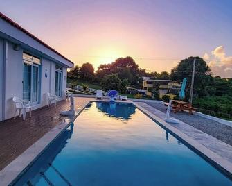 Dual Villas: Private One-Story Home in Yabucoa Puerto Rico with new pool,AC&wifi - Yabucoa - Pool