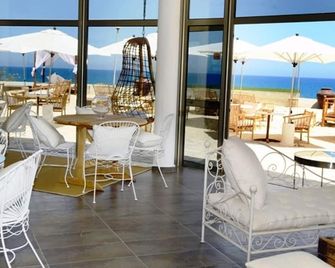 E Hotel Spa & Resort Cyprus - Lárnaca - Restaurante