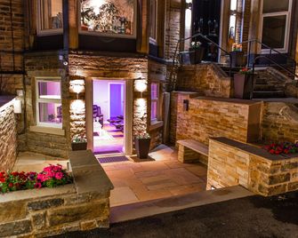 Optimal Apartments - Bradford - Outdoors view