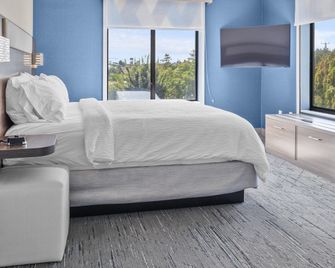 Holiday Inn Express & Suites Manchester-Airport By IHG - Manchester - Schlafzimmer