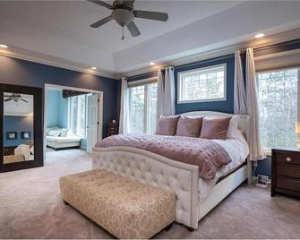 Executive home with 5 bedrooms 4 bathrooms, pool table & 3 fireplaces - Andover - Bedroom