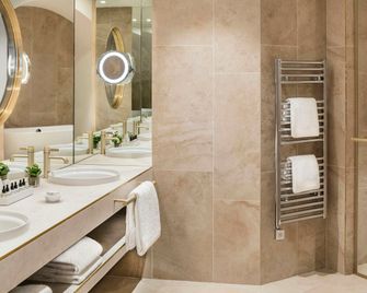 ميزون ألبار هوتلز ليمبيراتور - نيم - غرفة نوم