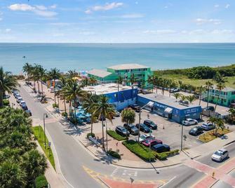 Oceanfront Inn Suite, Ocean and Inlet Views, King Bed, #12 - Fort Pierce - Vista del exterior